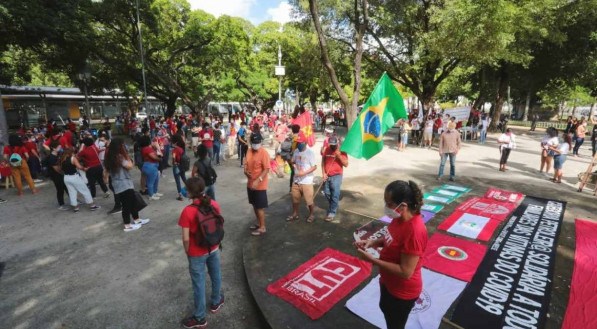 Ato 'Fora Bolsonaro' que acontece na Pra&ccedil;a do Derby, Centro do Recife, neste s&aacute;bado (29)
