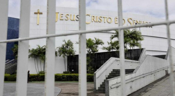 Igrejas fechadas em primeiro final de semana de novas restri&ccedil;&otilde;es no Recife