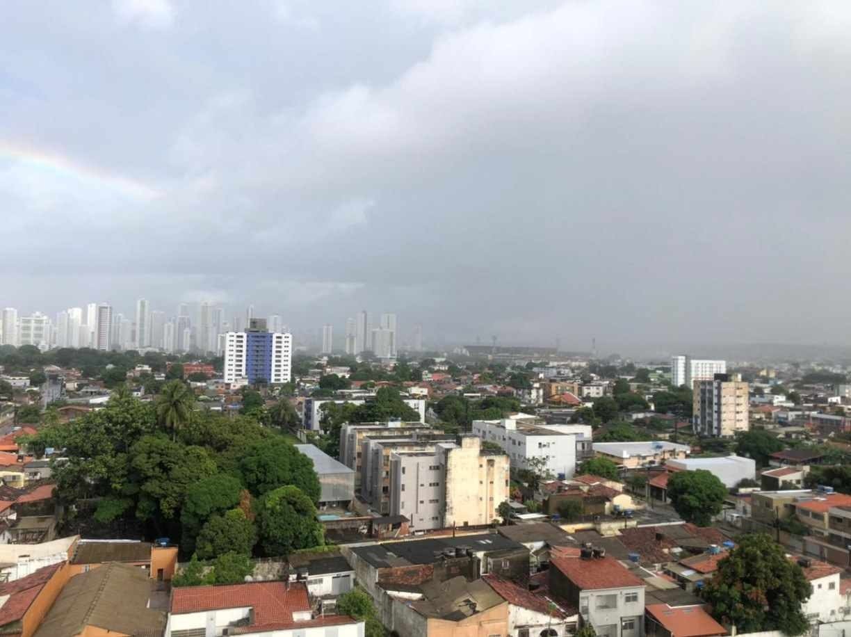 Recife amanhece nublado; Apac indica ocorr&ecirc;ncia de precipita&ccedil;&atilde;o fraca