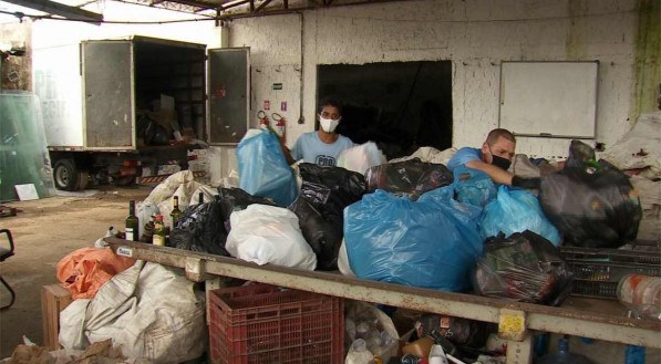 H&aacute; 15 anos, a Cooperativa Pr&oacute;-Recife, situada no bairro da Imbiribeira, Zona Sul da capital pernambucana, nasceu com a miss&atilde;o de capacitar catadores de lixo