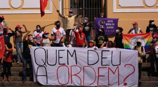 Ato &quot;Quem deu a Ordem&quot; na manh&atilde; desta sexta-feira (4) em Frente ao Pal&aacute;cio da Justi&ccedil;a, bairro de Santo Ant&ocirc;nio, no Recife