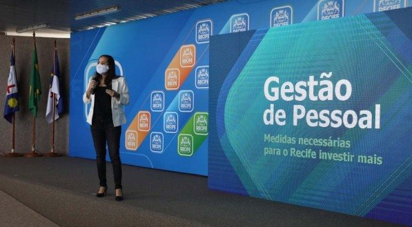 João Campos faz ajuste da Previdência, mas justifica ações dizendo que é a legislação federal que o obriga