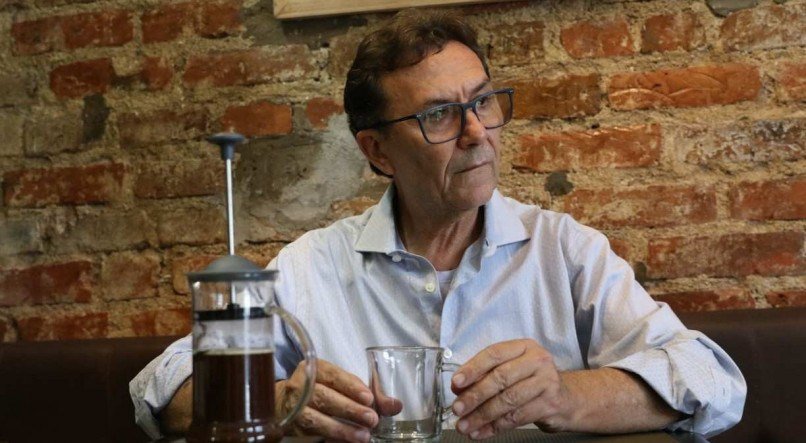  O jornalista Romoaldo de Souza, especialista em caf&eacute;.