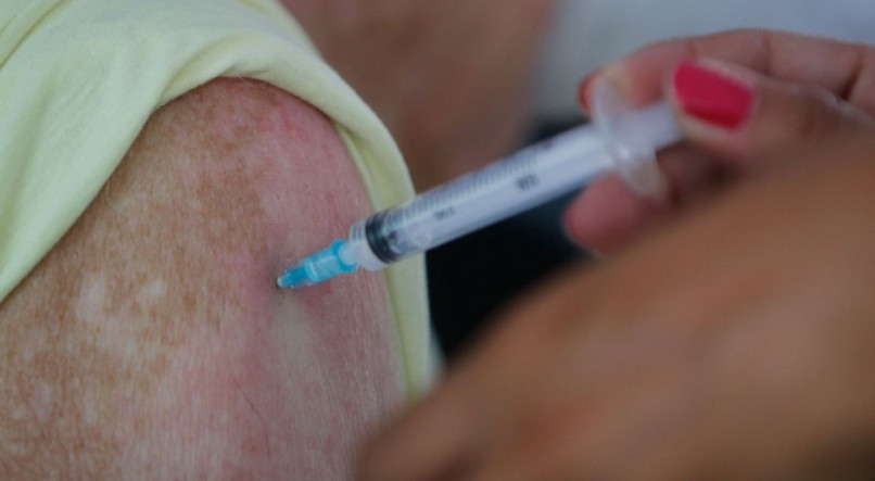 A vacina&ccedil;&atilde;o para o grupo de maiores de 18 anos, na cidade de Alc&acirc;ntara, localizada na regi&atilde;o Norte do Maranh&atilde;o, foi anunciada nesta quinta-feira (10).