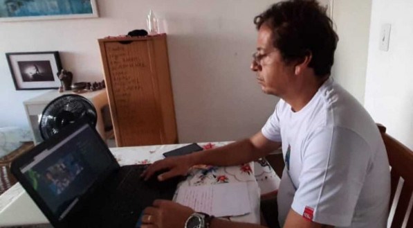 Alexandre Gondim colunista sobre surfe do jornal do Commercio durante a coletiva