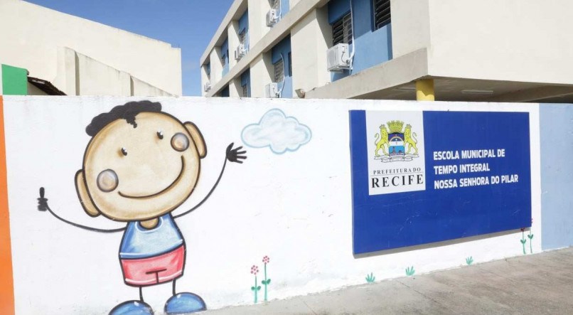 Professores v&atilde;o atuar nas escolas municipais de Recife