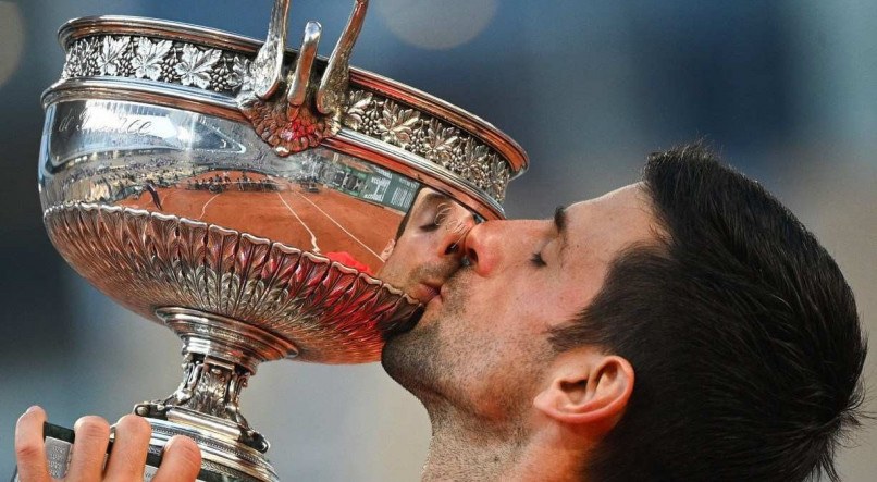 T&Ecirc;NIS Djokovic venceu torneio de Roland Garros e tem apenas um Grand Slam a menos do que Nadal e Federer
