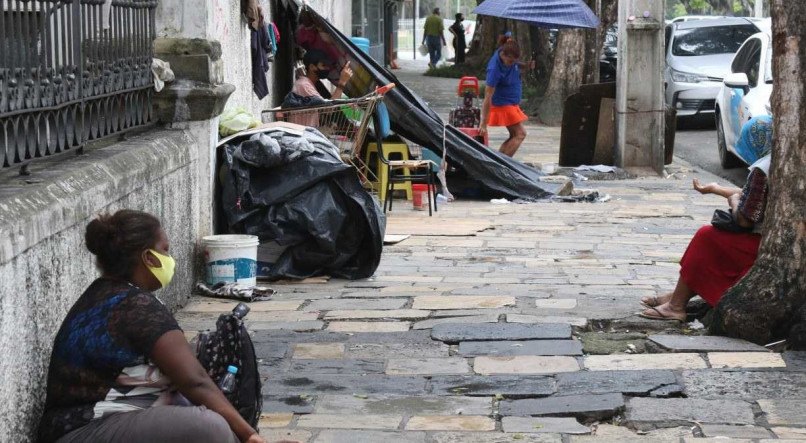 Os &uacute;ltimos dados coletados pela Prefeitura do Recife mostravam que havia 1.600 pessoas vivendo em meio &agrave;s cal&ccedil;adas da cidade em 2019
