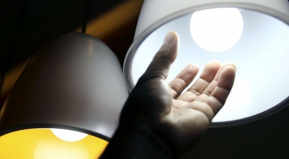 Bandeira vermelha da conta de luz deve aumentar em até 58%