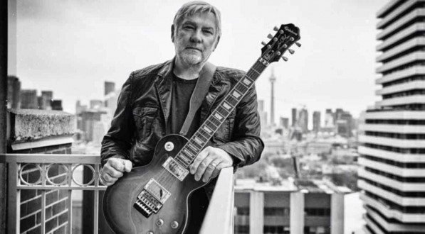 Após nove anos sem inéditas, Alex Lifeson, do Rush, surpreende fãs com novas músicas
