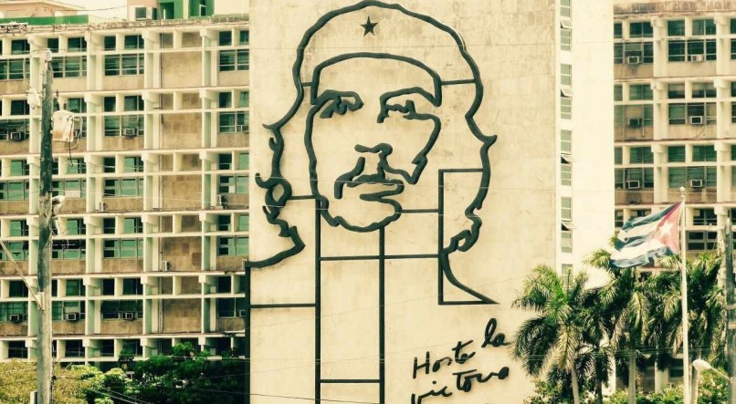 Um amigo, num desses inumer&aacute;veis grupos de WhatsApp, postou comemora&ccedil;&atilde;o ao nascimento de Che Guevara. Rebati, provocativamente: &quot;a essa altura? Pobre esquerda...&quot;