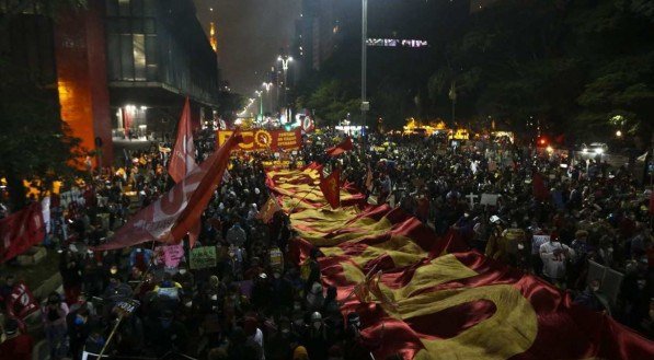 Manifestantes protestam contra Jair Bolsonaro em S&atilde;o Paulo