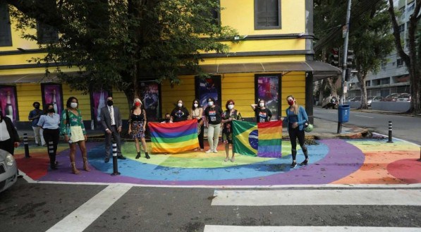 Dia Internacional do Orgulho LGBTQIA+ &eacute; comemorado no mundo todo nesta segunda-feira (28).