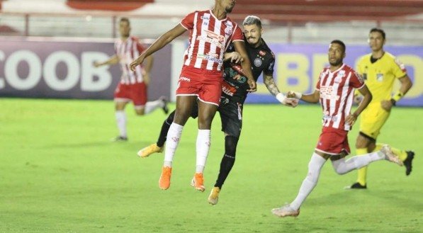 Lances do jogo de futebol N&aacute;utico X Oper&aacute;rio, v&aacute;lido pelo Brasileir&atilde;o da S&eacute;rie B, no Est&aacute;dio dos Aflitos.