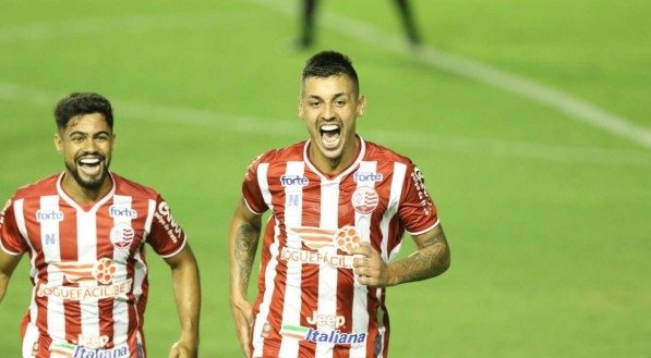 Lances do jogo de futebol N&aacute;utico X Oper&aacute;rio, v&aacute;lido pelo Brasileir&atilde;o da S&eacute;rie B, no Est&aacute;dio dos Aflitos.