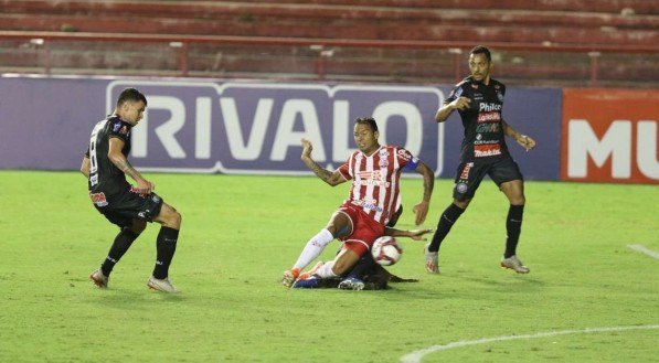 Lances do jogo de futebol N&aacute;utico X Oper&aacute;rio, v&aacute;lido pelo Brasileir&atilde;o da S&eacute;rie B, no Est&aacute;dio dos Aflitos.