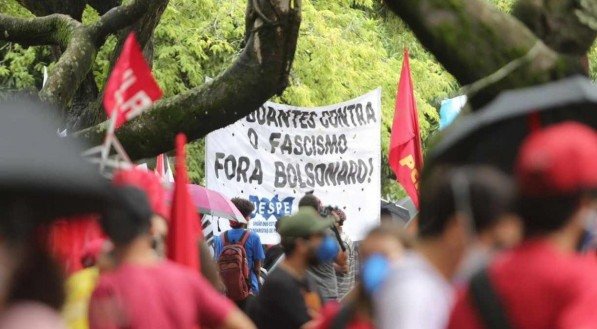 Concentra&ccedil;&atilde;o do protesto contra Bolsonaro no Recife, na Pra&ccedil;a do Derby