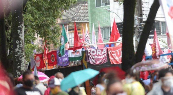 Concentra&ccedil;&atilde;o do protesto contra Bolsonaro no Recife, na Pra&ccedil;a do Derby