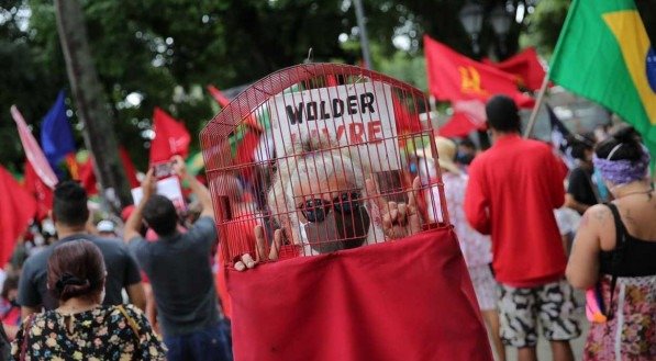 Concentra&ccedil;&atilde;o do protesto contra Bolsonaro no Recife, na Pra&ccedil;a do Derby