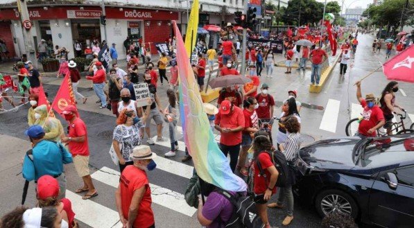 Protesto contra Bolsonaro no Recife
