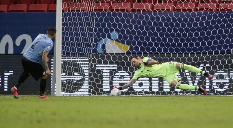 GOLEIRO Ospina defendeu dois p&ecirc;naltis do Uruguai e a Col&ocirc;mbia est&aacute; na semifinal da Copa Am&eacute;rica