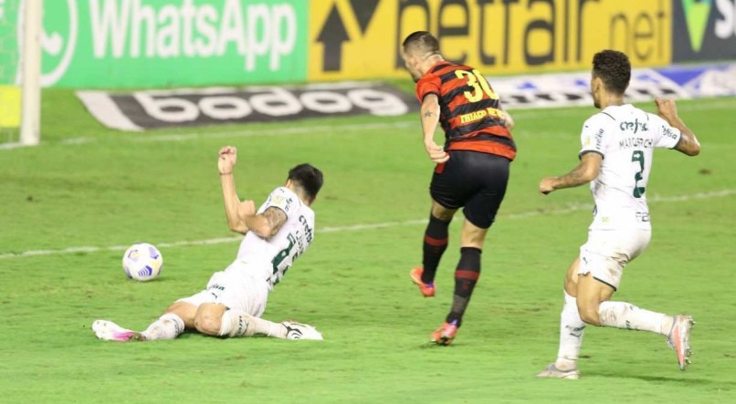 Thiago Neves teve duas boas oportunidades no jogo contra o Palmeiras