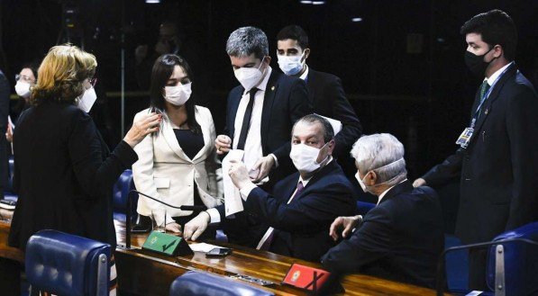 Senadores veem tentativa de intimidação por parte das Forças Armadas