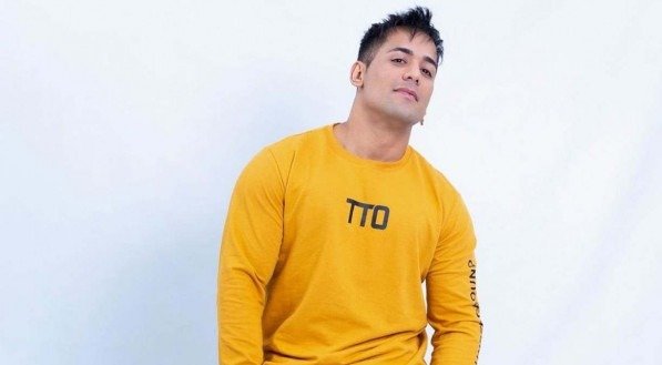 Cantor sertanejo passa por cirurgia de aumento de pênis: "Tá super legal"