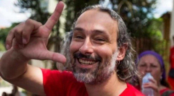 Veja quem é Rodrigo Pilha, militante preso em ato contra Bolsonaro que iniciou greve de fome