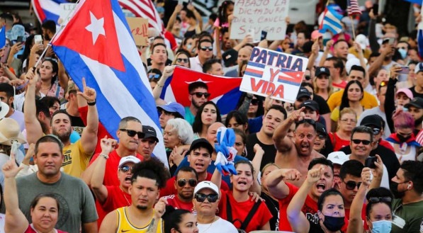 Protesto em Miami, nos Estados Unidos, contra o governo de Cuba