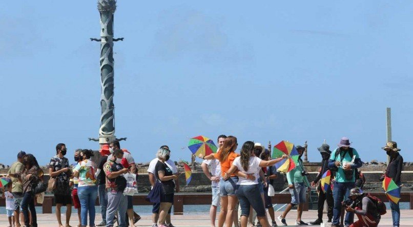 "O nosso Recife, entre outras cidades brasileiras, está repleta de problemas graves"