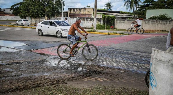 Situa&ccedil;&atilde;o de abandono das ciclofaixas Recife/Olinda