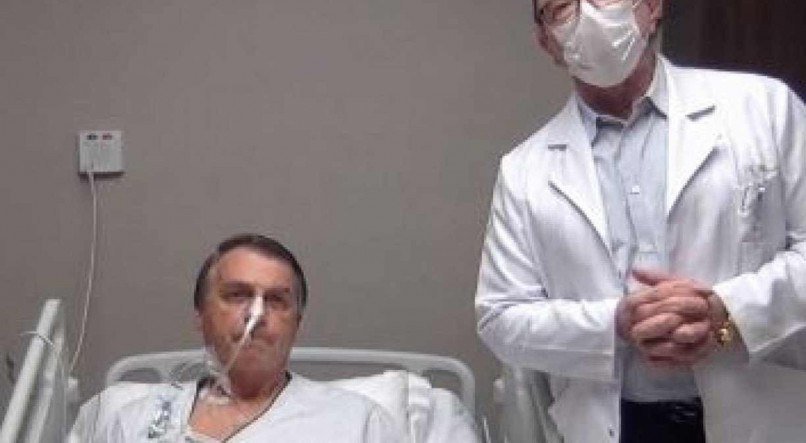 Bolsonaro ao lado do m&eacute;dico Ant&ocirc;nio Luiz Macedo