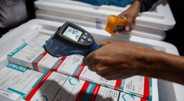 Covid-19: municípios reduzem faixa etária para vacinar e ocupação de UTIs indica queda