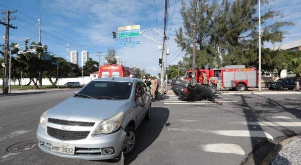 Acidente na Avenida Cruz Cabug&aacute; envolvendo dois carros