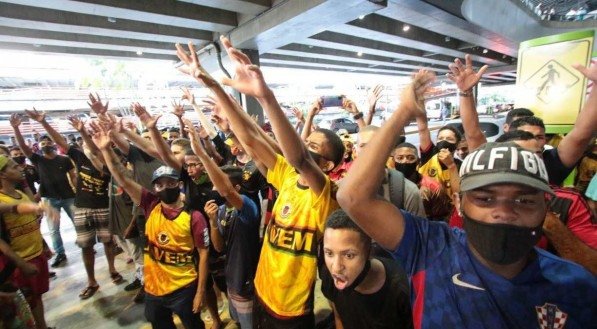 Chegada do time do Sport no Aeroporto dos Guararapes ap&oacute;s o jogo com o Am&eacute;rica (MG) em Recife