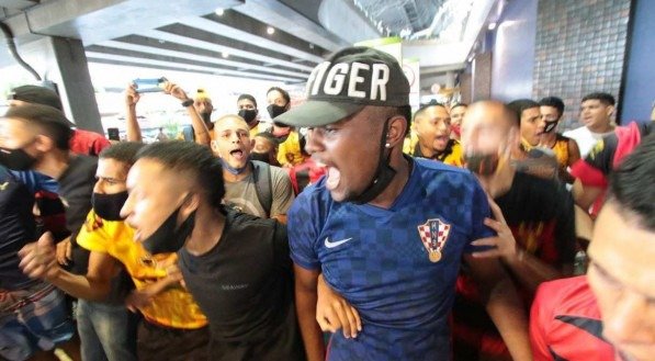 Chegada do time do Sport no Aeroporto dos Guararapes ap&oacute;s o jogo com o Am&eacute;rica (MG) em Recife