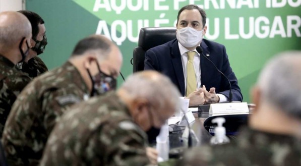 INVESTIMENTO Em reunião com representantes do Exército, neste ano, o governador Paulo Câmara prometeu R$ 320 milhões em obras de infraestrutura na área do entorno da escola