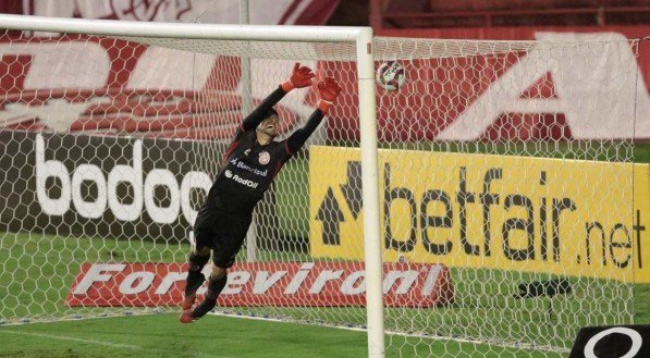 Os grandes cobradores de falta do futebol pernambucano. Lembre alguns deles