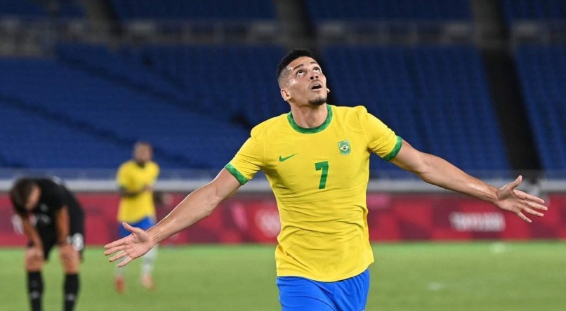 AL&Iacute;VIO Paulinho marcou o quarto gol da sele&ccedil;&atilde;o ol&iacute;mpica brasileira