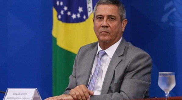 Braga Netto vai ficar detido no Comando da 1.ª Divisão do Exército
