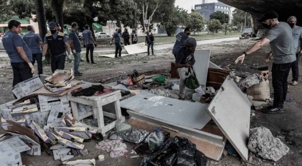 O viaduto fica localizado na Zona Norte do Recife