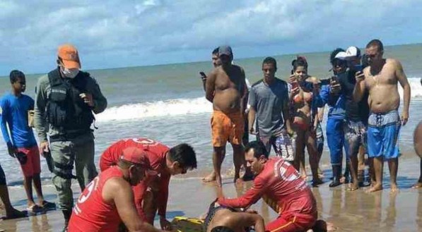 Ataque de tubarão na praia de Piedade, no domingo (25)