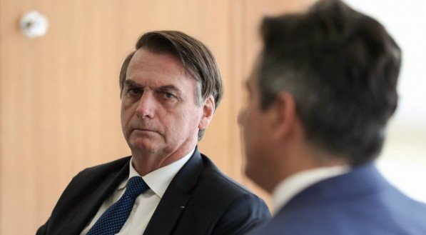 Centrão tenta convencer Bolsonaro a recuar do pedido de impeachment de membros do Supremo