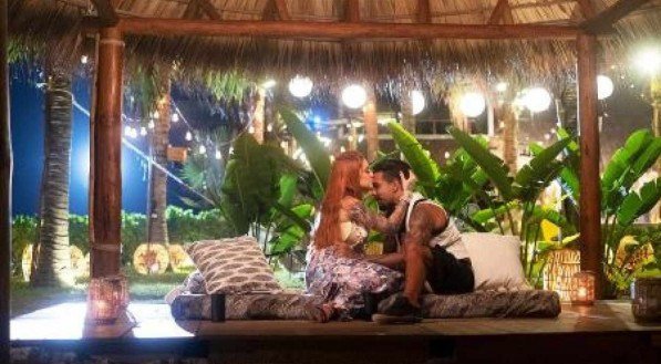 Brincando com Fogo: casal transa cinco vezes em reality e perde R$ 200 mill