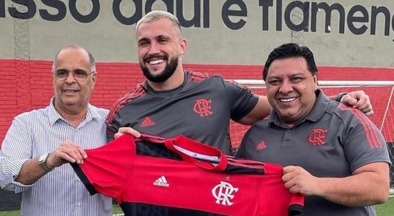 Arthur Picoli j&aacute; foi apresentado pelo Flamengo