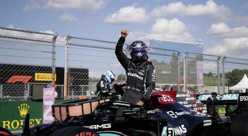 Lewis Hamilton conquista pole na Hungria