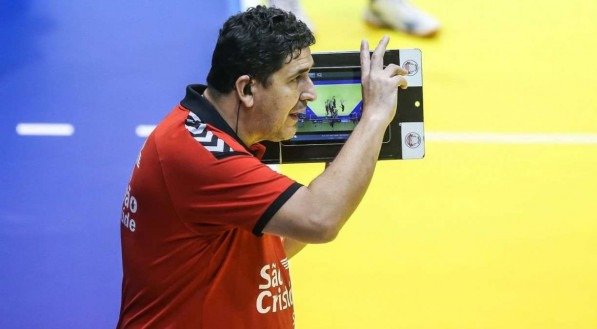 Técnico da seleção do Quênia, que enfrenta o Brasil no vôlei feminino nas Olimpíadas, é pernambucano; saiba mais 