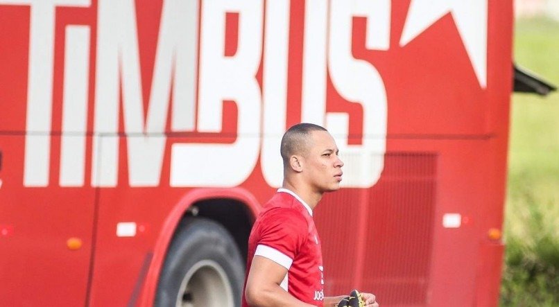 ATACANTE Caio Dantas participa do primeiro treino do N&aacute;utico 