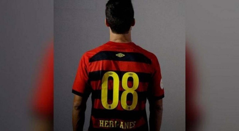Hernanes foi anunciado como novo camisa 08 do Sport para a temporada. 